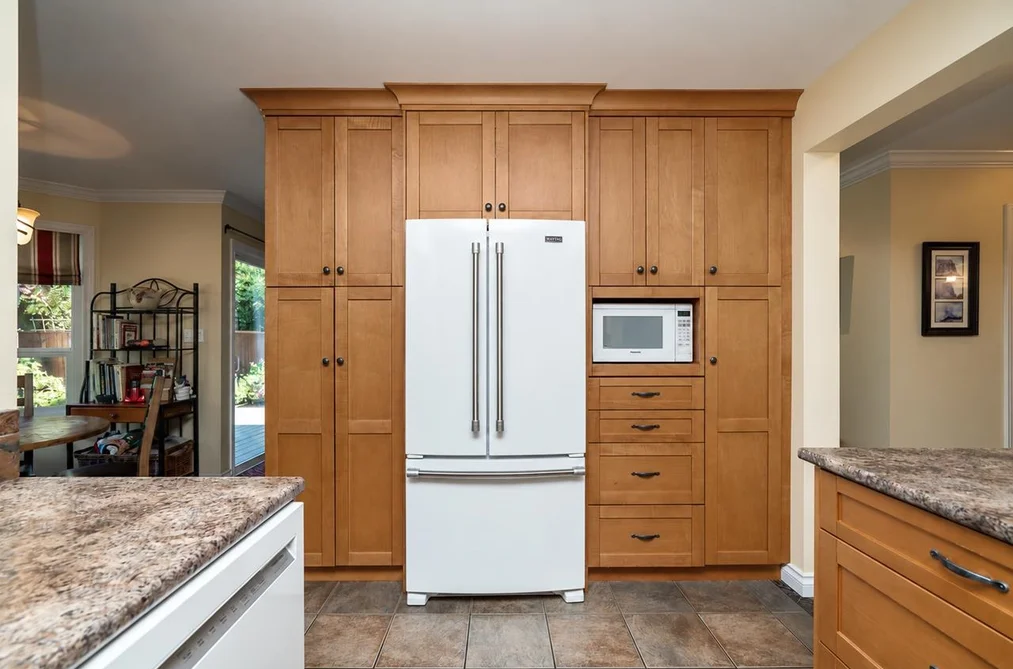 16173 Brookside Grove, Surrey, BC - House for Sale - Photo 13 of 35 16173 Brookside Grove, Surrey, BC - House for Sale - Photo 13 of 35