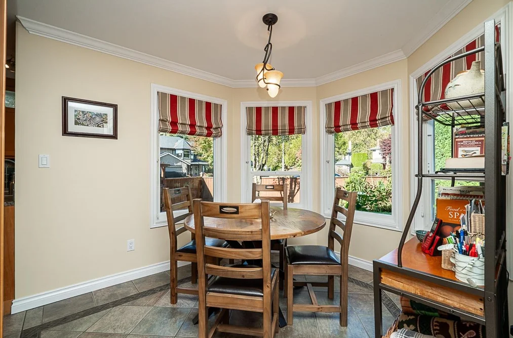 16173 Brookside Grove, Surrey, BC - House for Sale - Photo 15 of 35 16173 Brookside Grove, Surrey, BC - House for Sale - Photo 15 of 35