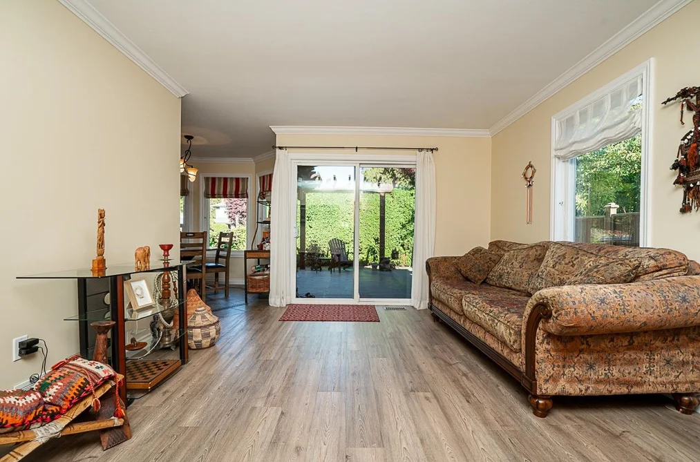 16173 Brookside Grove, Surrey, BC - House for Sale - Photo 16 of 35 16173 Brookside Grove, Surrey, BC - House for Sale - Photo 16 of 35