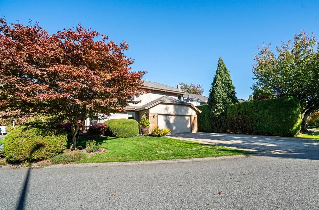 16173 Brookside Grove, Surrey, BC - House for Sale - Photo 2 of 35 16173 Brookside Grove, Surrey, BC - House for Sale - Photo 2 of 35