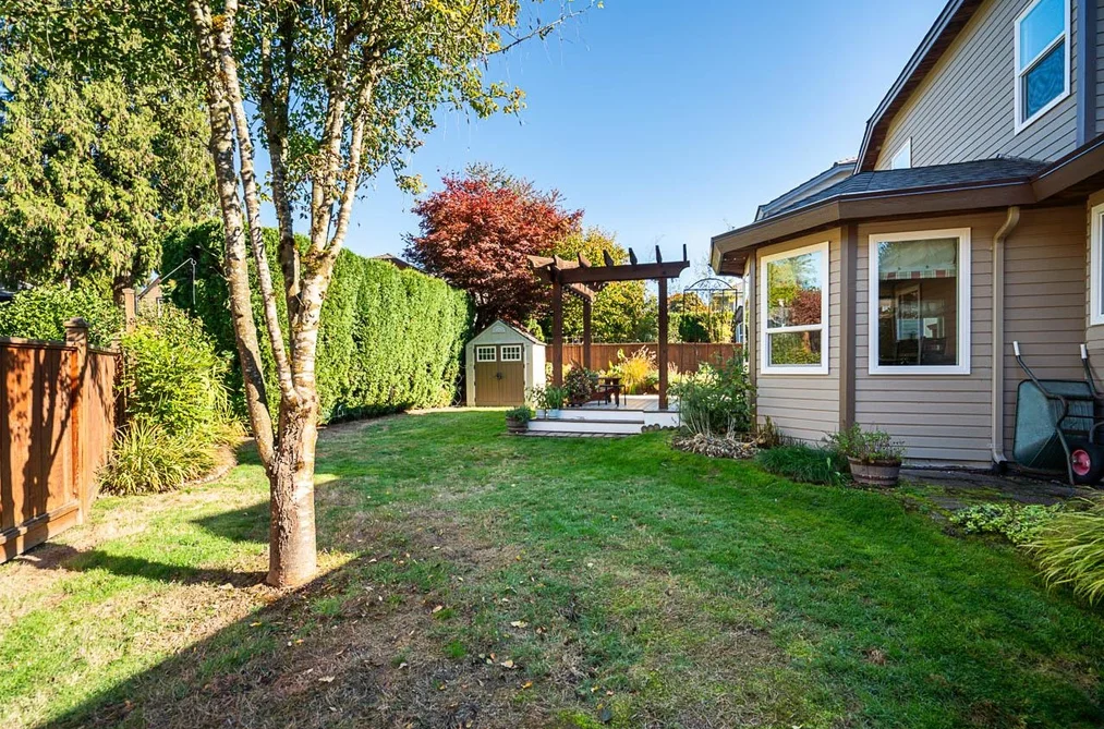 16173 Brookside Grove, Surrey, BC - House for Sale - Photo 33 of 35 16173 Brookside Grove, Surrey, BC - House for Sale - Photo 33 of 35