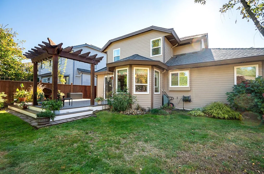 16173 Brookside Grove, Surrey, BC - House for Sale - Photo 34 of 35 16173 Brookside Grove, Surrey, BC - House for Sale - Photo 34 of 35