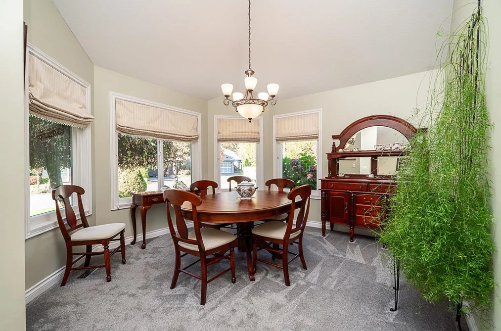 16173 Brookside Grove, Surrey, BC - House for Sale - Photo 9 of 35 16173 Brookside Grove, Surrey, BC - House for Sale - Photo 9 of 35