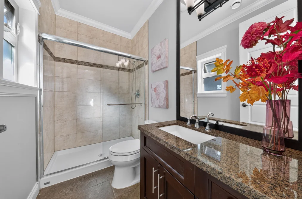 16180 27A Avenue, Surrey, BC - House for Sale - Photo 17 of 40 16180 27A Avenue, Surrey, BC - House for Sale - Photo 17 of 40