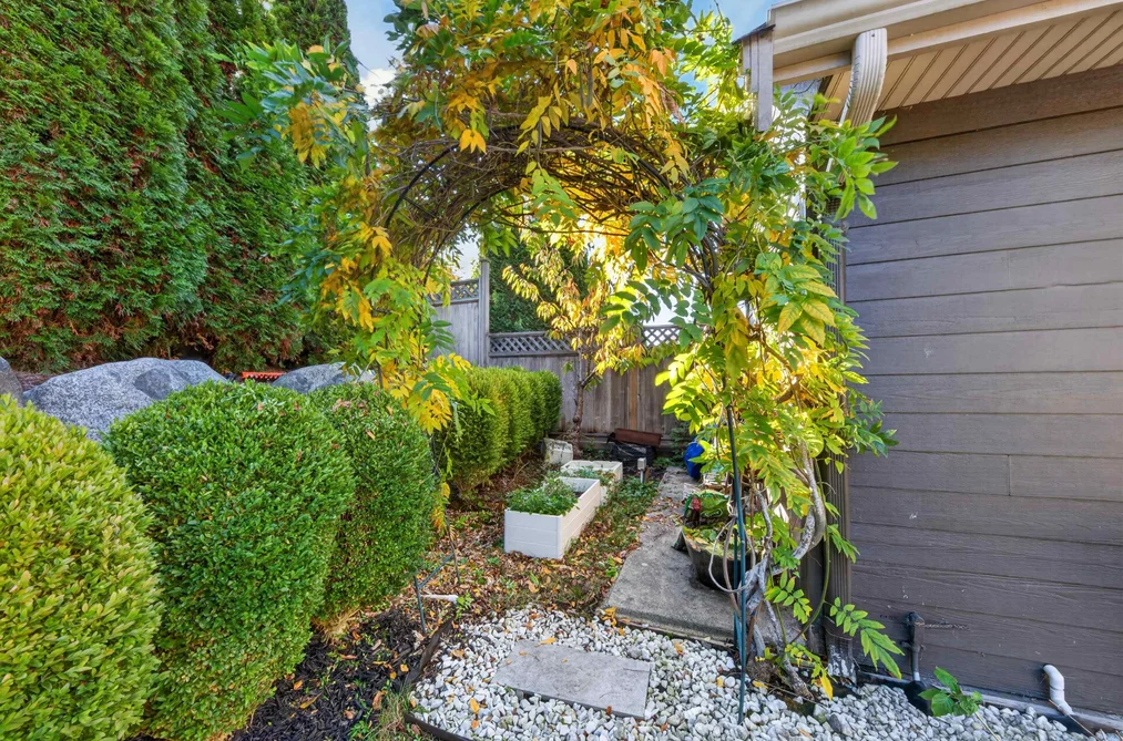 16180 27A Avenue, Surrey, BC - House for Sale - Photo 37 of 40 16180 27A Avenue, Surrey, BC - House for Sale - Photo 37 of 40