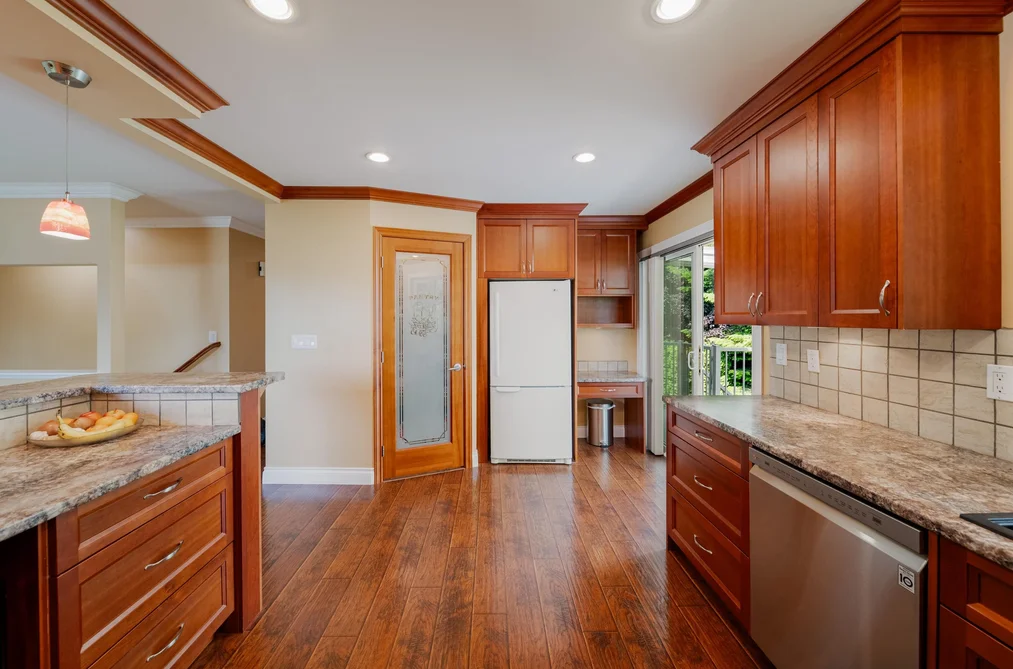 16199 13TH AVENUE, Surrey BC V4A 6W3, Surrey BC — Residential for Sale — Photo 10 of 40