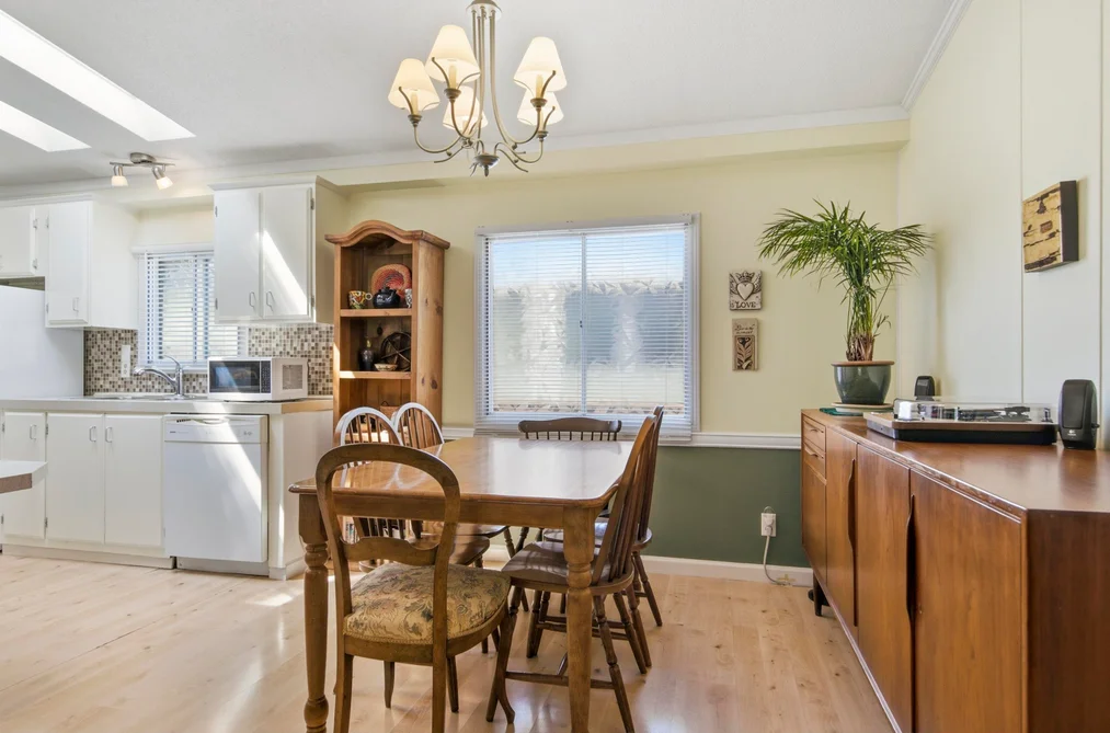162 145 KING EDWARD STREET, Coquitlam, BC — Residential for Sale — Photo 4 of 25