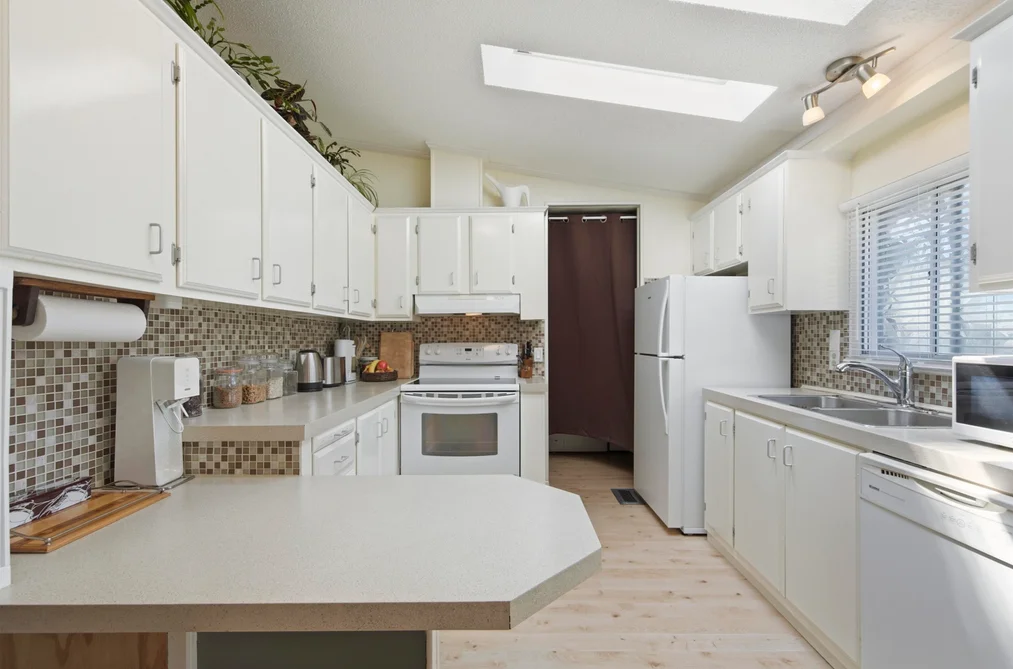 162 145 KING EDWARD STREET, Coquitlam, BC — Residential for Sale — Photo 8 of 25