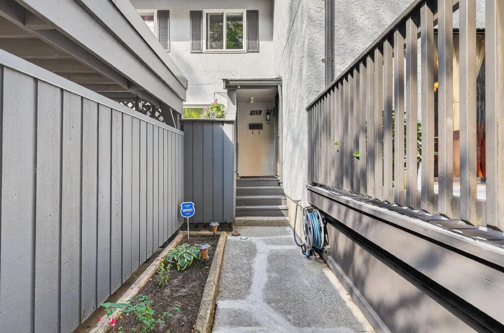 162 JAMES ROAD, Port Moody BC V3H 2S4, Port Moody BC — Residential for Sale - Photo 3