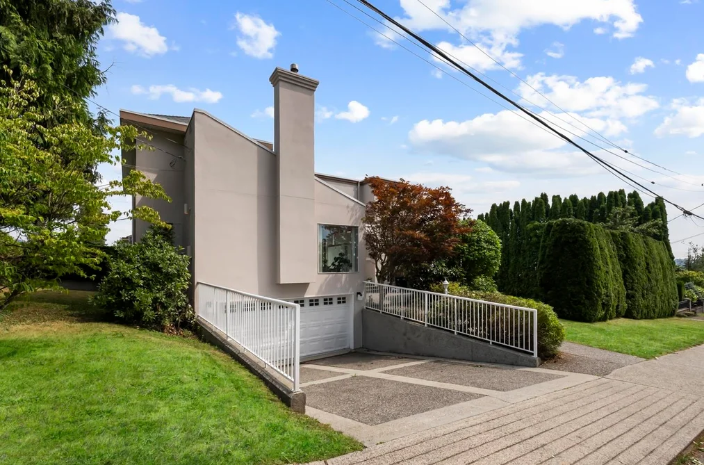House for sale at 1620 Fell Avenue Burnaby British Columbia - MLS: R3158002
