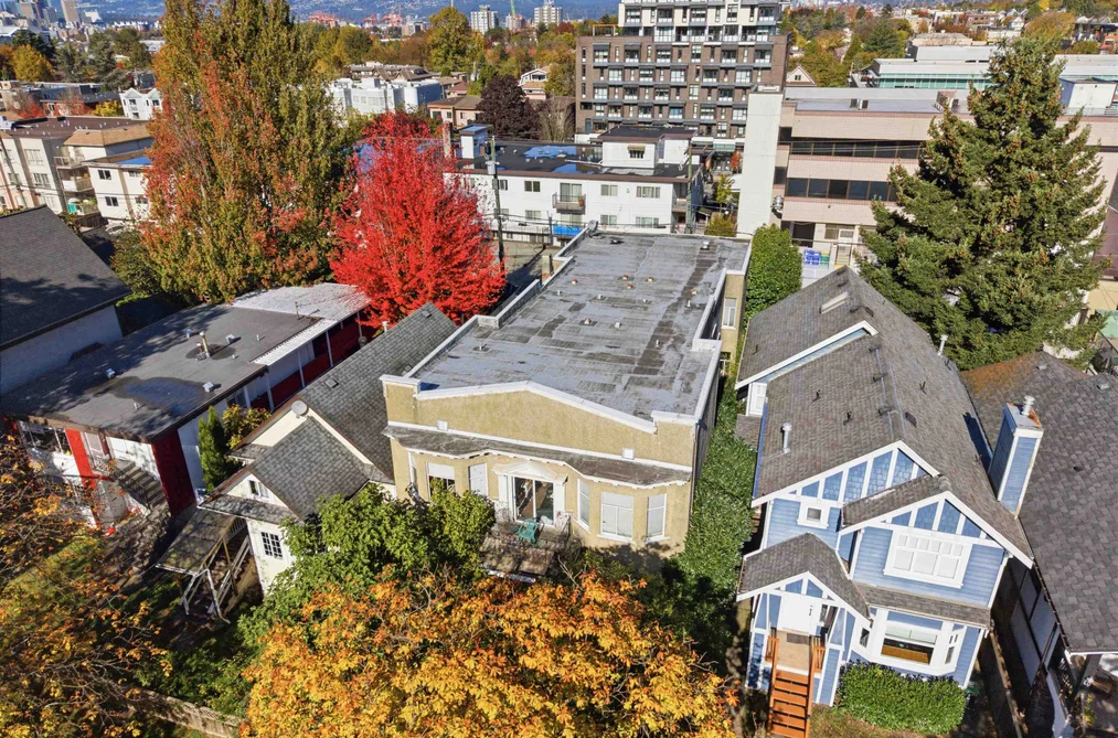 1629 E 10 Avenue, Vancouver, BC - MLS: R3179827 - Photo 1 1629 E 10 Avenue, Vancouver, BC - MLS: R3179827 - Photo 1