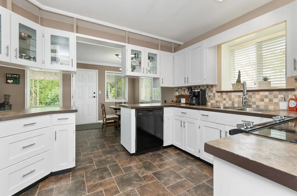 1636 AGASSIZ-ROSEDALE NO 9 HIGHWAY, Agassiz BC V0M 1A3, Agassiz BC — Residential for Sale — Photo 11 of 38