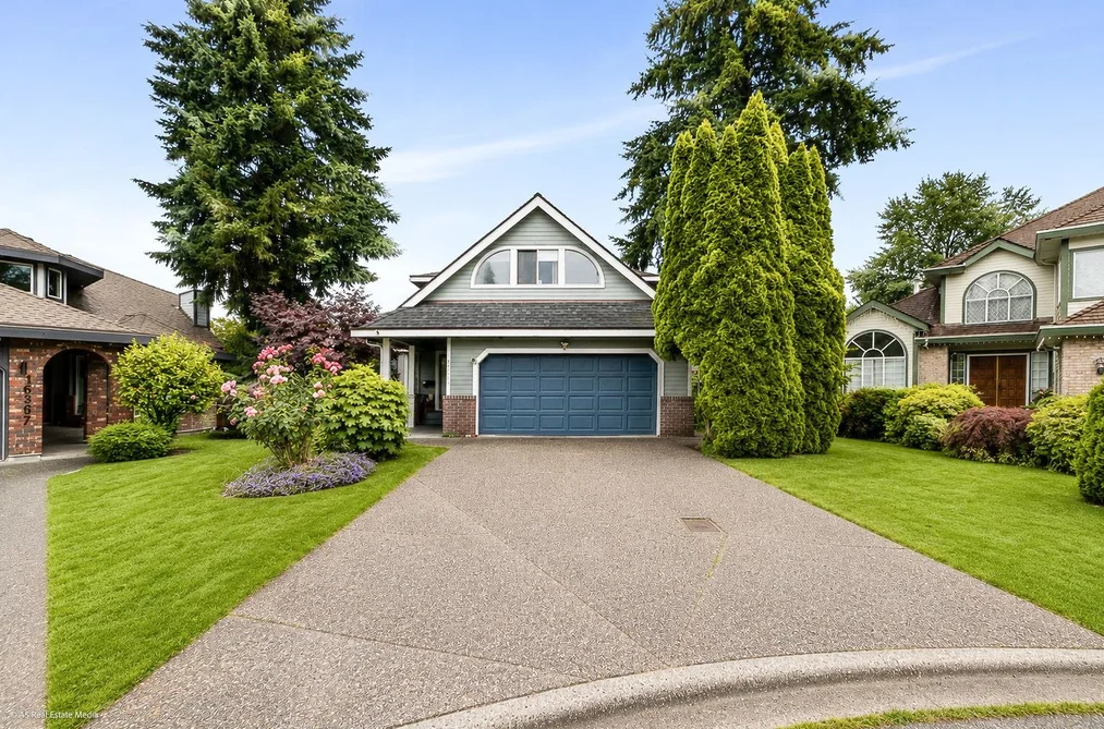 House for sale at 16375 Middleglen Place Surrey British Columbia - MLS: R3157608