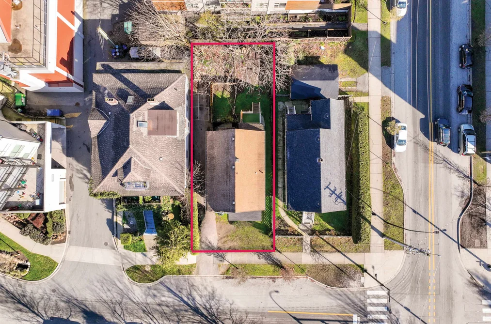 Property for sale at 164 E 10th Street North Vancouver British Columbia - MLS: R3114153