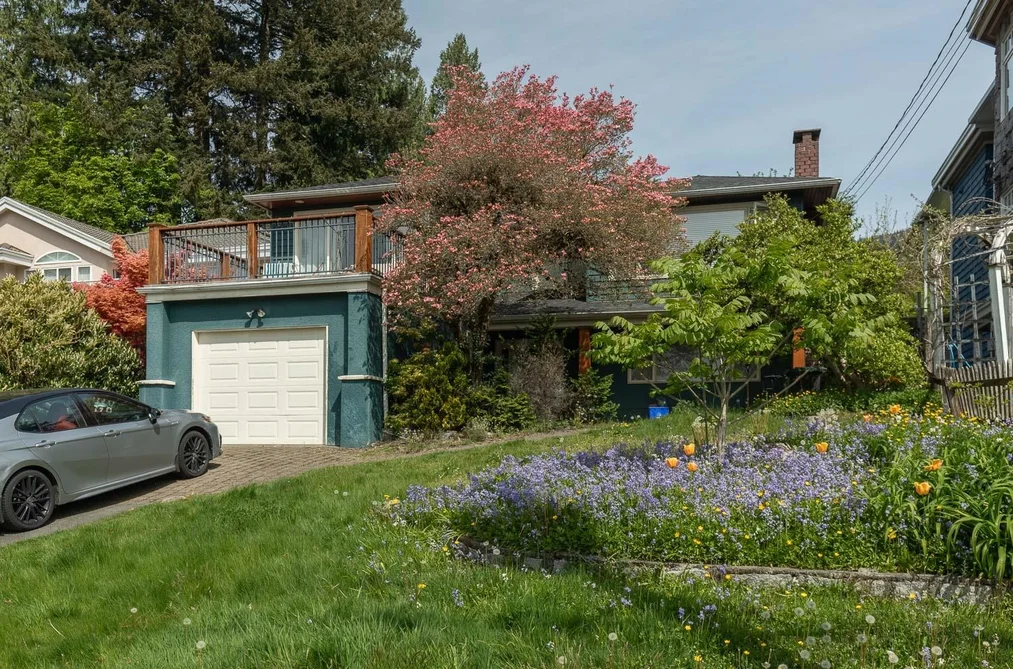 House for sale at 164 E Carisbrooke Road North Vancouver British Columbia - MLS: R3119312