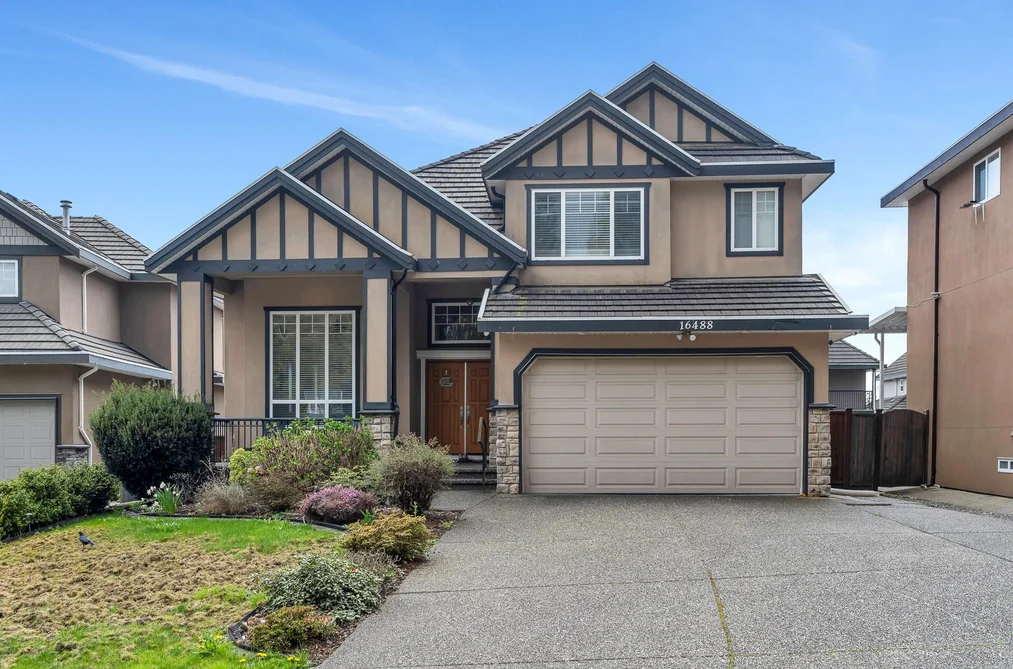 House for sale at 16488 104a Avenue Surrey British Columbia - MLS: R3105735