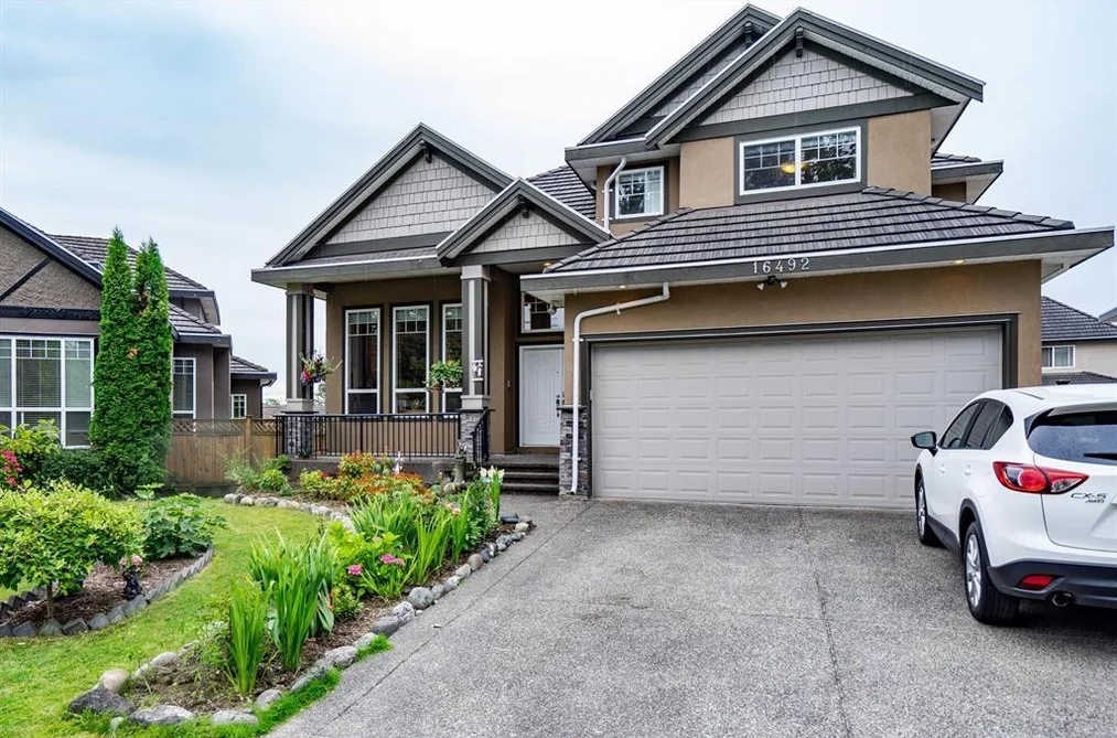 House for sale at 16492 104a Avenue Surrey British Columbia - MLS: R3166983