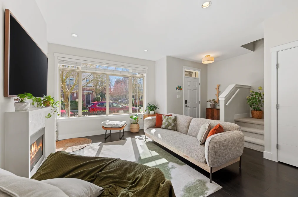 Row House (Non-Strata) for sale at 16511 24a Avenue Surrey British Columbia - MLS: R3103744