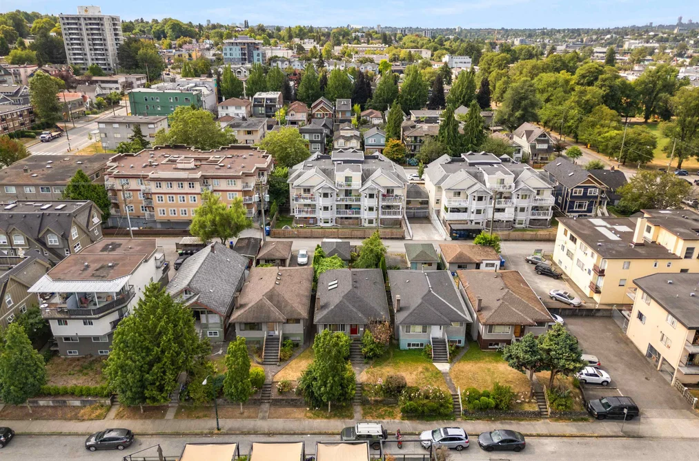 1654 E PENDER STREET, Vancouver BC V5L 1W3, Vancouver BC — Residential for Sale - Photo 3
