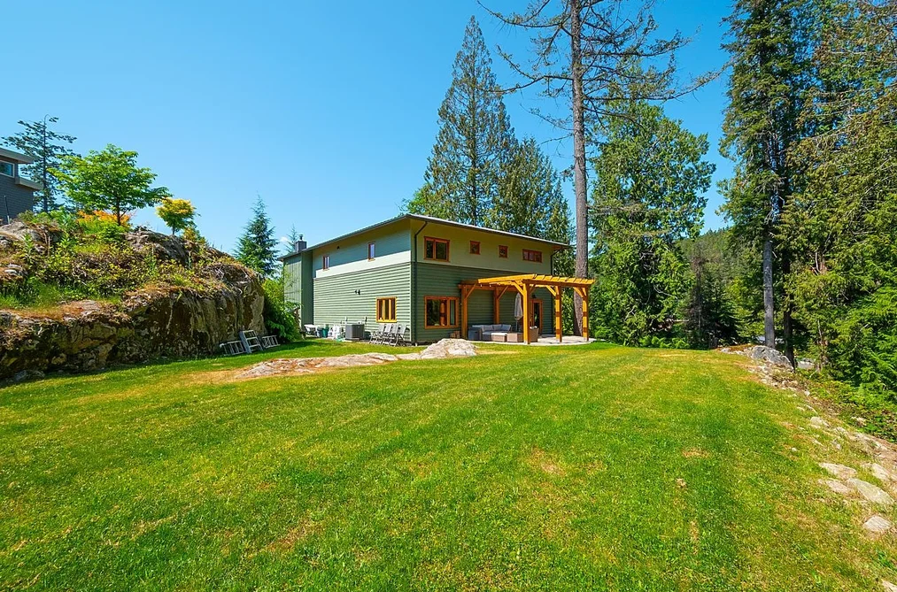 1655 Evergreen Lane, Bowen Island, BC - House for Sale - Photo 27 of 32 1655 Evergreen Lane, Bowen Island, BC - House for Sale - Photo 27 of 32