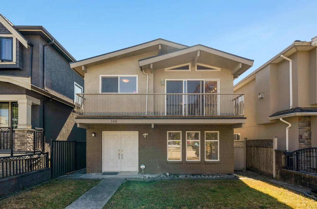 House for sale at 166 E 51st Avenue Vancouver British Columbia - MLS: R3167504
