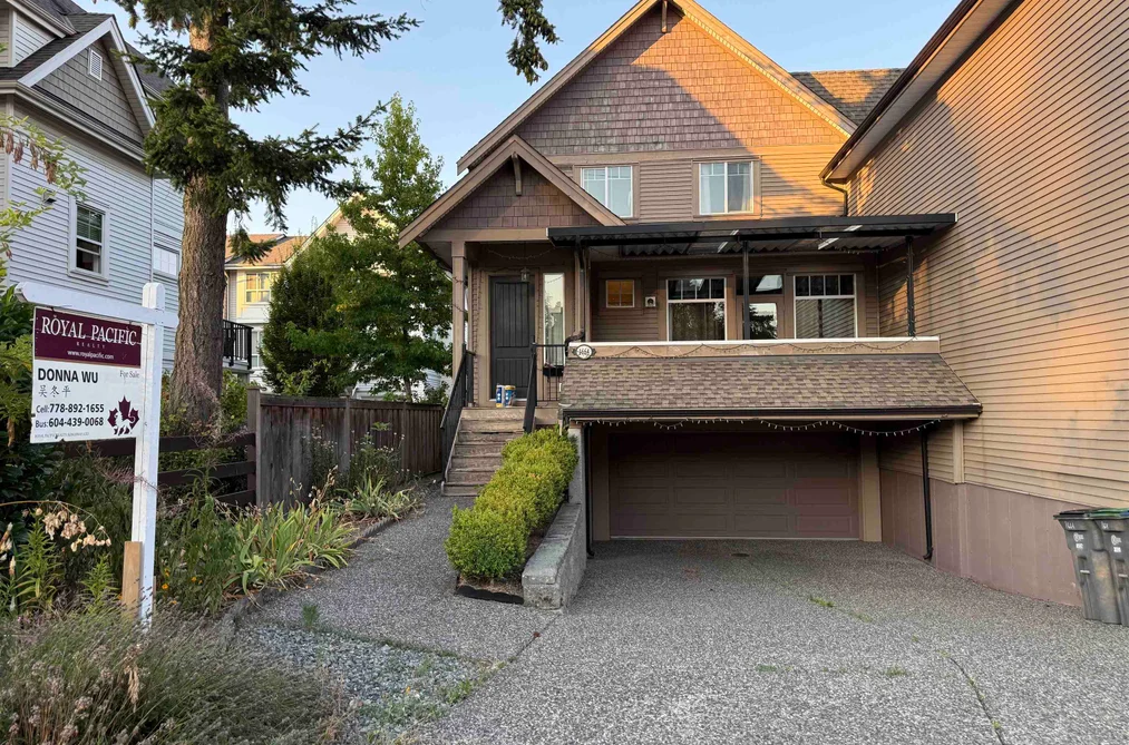 Half Duplex for sale at 1664 King George Boulevard Surrey British Columbia - MLS: R3153582