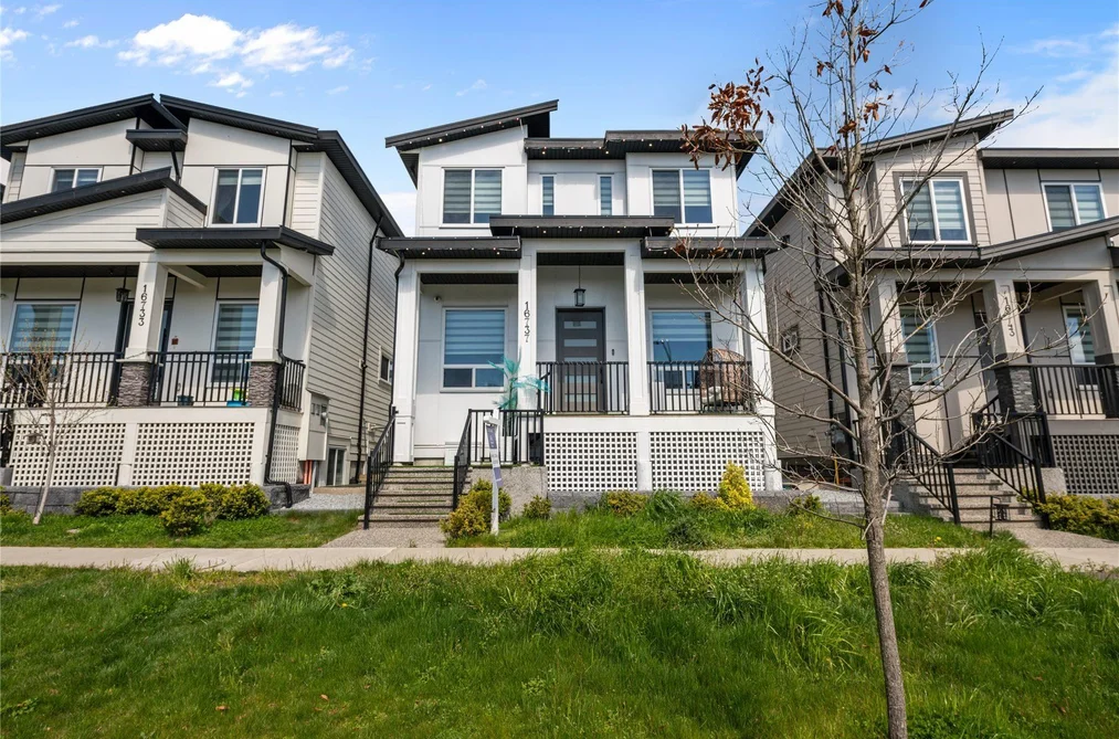 House for sale at 16737 15a Avenue Surrey British Columbia - MLS: R3111614