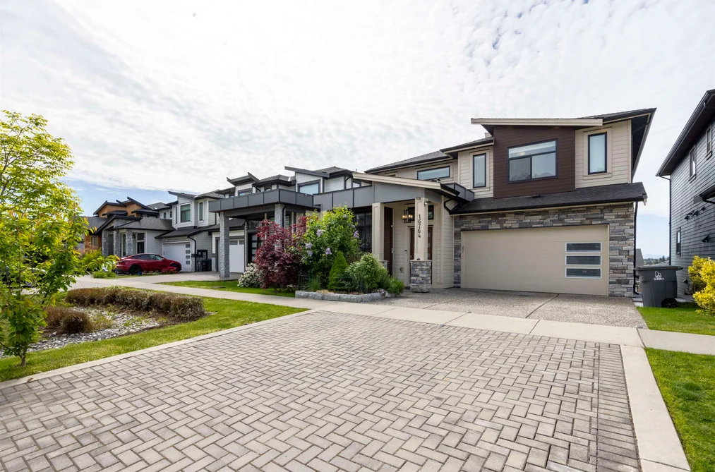 House for sale at 16764 16a Avenue Surrey British Columbia - MLS: R2999332