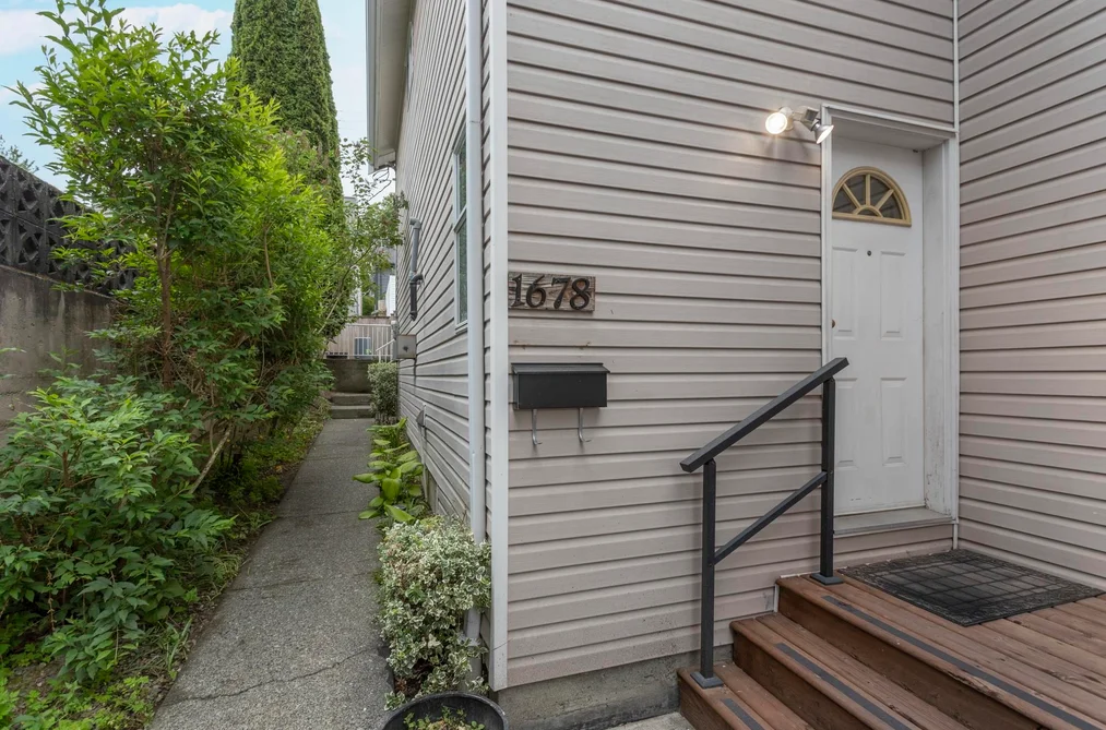 1678 E 13TH AVENUE, Vancouver BC V5N 2B8, Vancouver BC — Residential for Sale - Photo 2