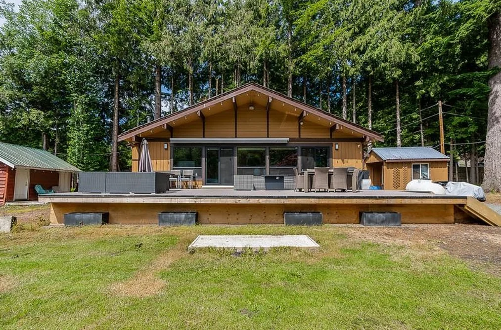House for sale at 1680 Columbia Valley Road Lindell Beach British Columbia - MLS: R3116777