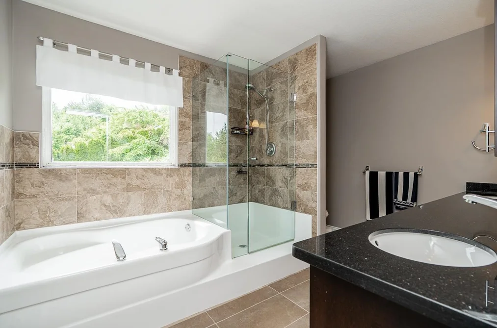 1687 PLATEAU CRESCENT, Coquitlam BC V3E 3B3, Coquitlam BC — Residential for Sale — Photo 21 of 38