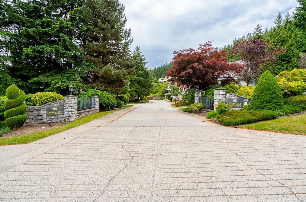 1687 PLATEAU CRESCENT, Coquitlam BC V3E 3B3, Coquitlam BC — Residential for Sale — Photo 3 of 38
