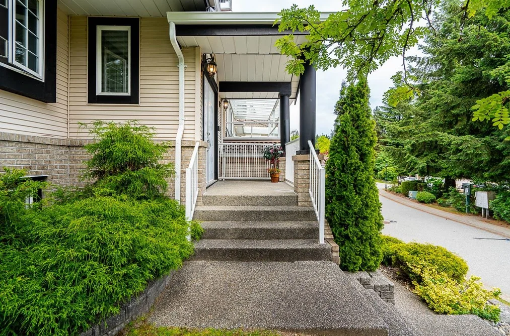1687 PLATEAU CRESCENT, Coquitlam BC V3E 3B3, Coquitlam BC — Residential for Sale — Photo 5 of 38