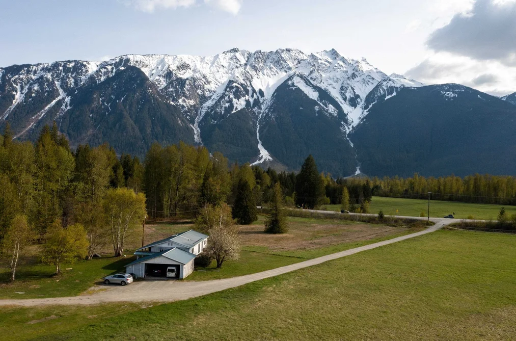 House for sale at 1691 Highway 99 Pemberton British Columbia - MLS: R3104501