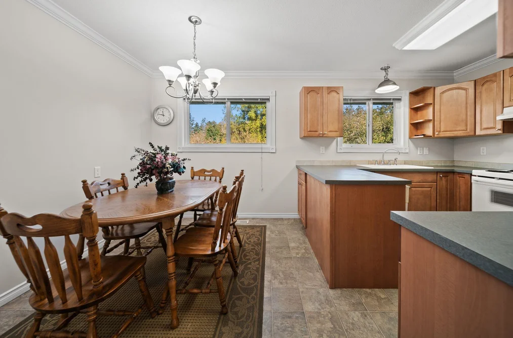 16925 94A Avenue, Surrey, BC - House for Sale - Photo 13 of 40 16925 94A Avenue, Surrey, BC - House for Sale - Photo 13 of 40