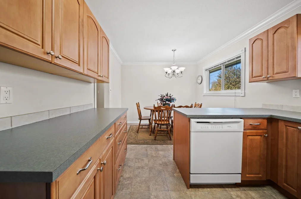 16925 94A Avenue, Surrey, BC - House for Sale - Photo 17 of 40 16925 94A Avenue, Surrey, BC - House for Sale - Photo 17 of 40