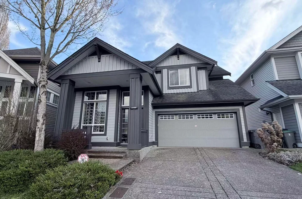 House for sale at 16988 77a Avenue Surrey British Columbia - MLS: R3108170