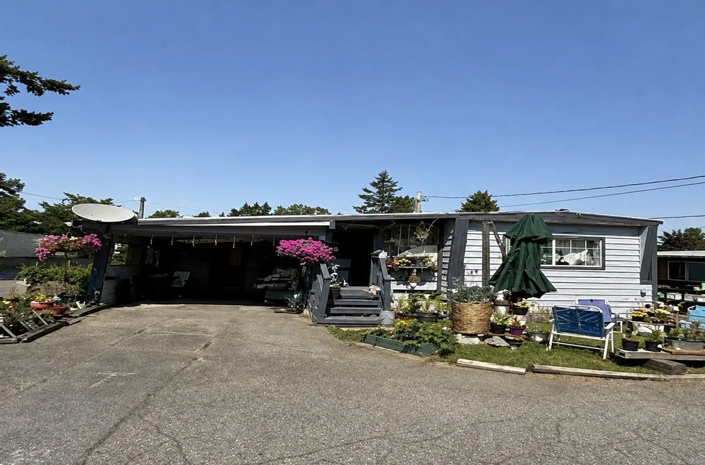 Manufactured Home for sale at 17 16039 Fraser Highway Surrey British Columbia - MLS: R3156939