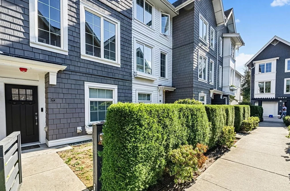 Townhouse for sale at 17 2560 Pitt River Road Port Coquitlam British Columbia - MLS: R3167808