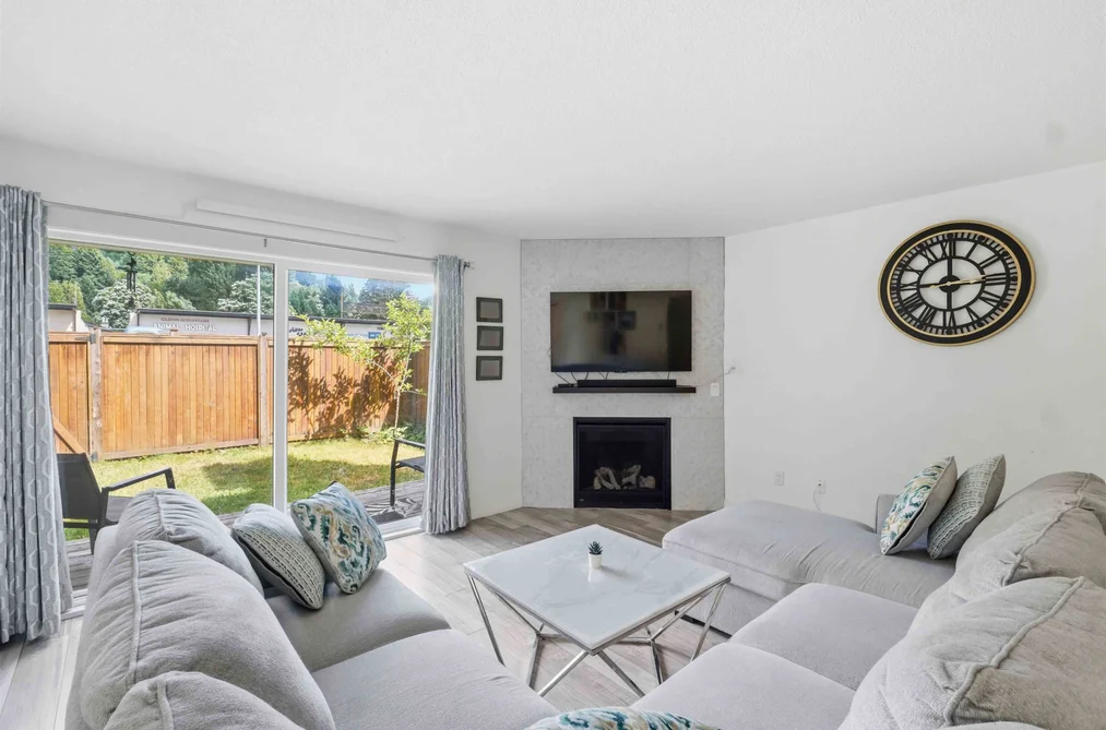Townhouse for sale at 17 34755 Old Yale Road Abbotsford British Columbia - MLS: R3137365