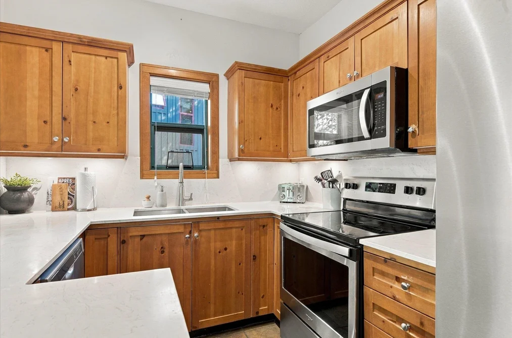 17-4652 Blackcomb Way, Whistler, BC - Townhouse for Sale - Photo 10 of 25