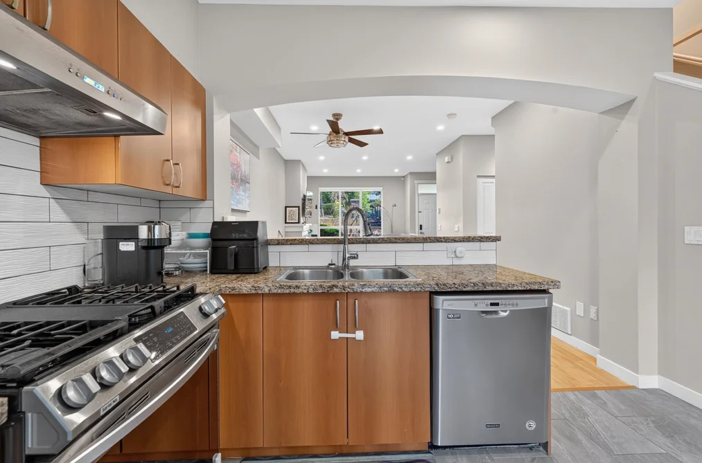 17 9088 HALSTON COURT, Burnaby, BC — Residential for Sale — Photo 15 of 40