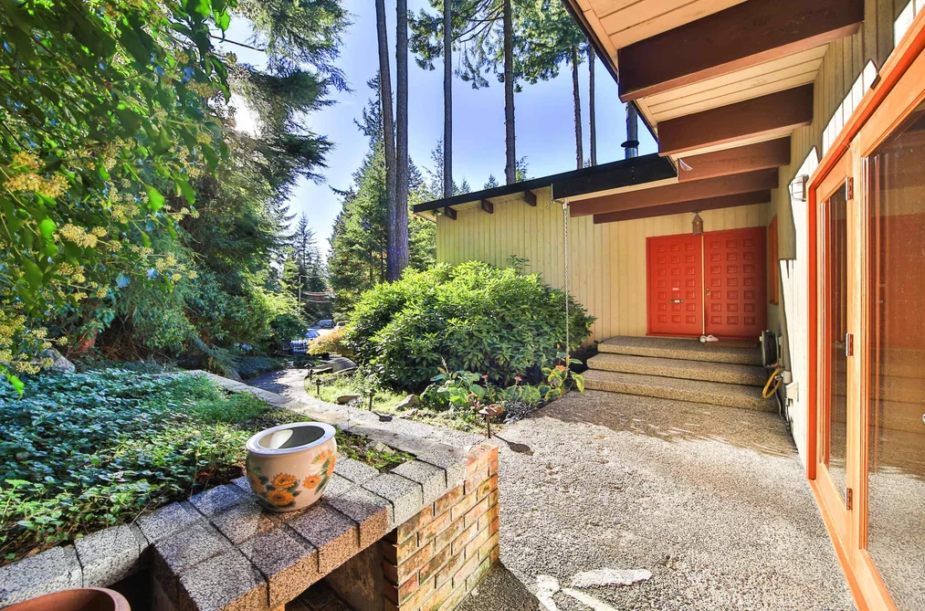170 HIGHVIEW PLACE, Lions Bay BC V0N 2E0, Lions Bay BC — Residential for Sale - Photo 2