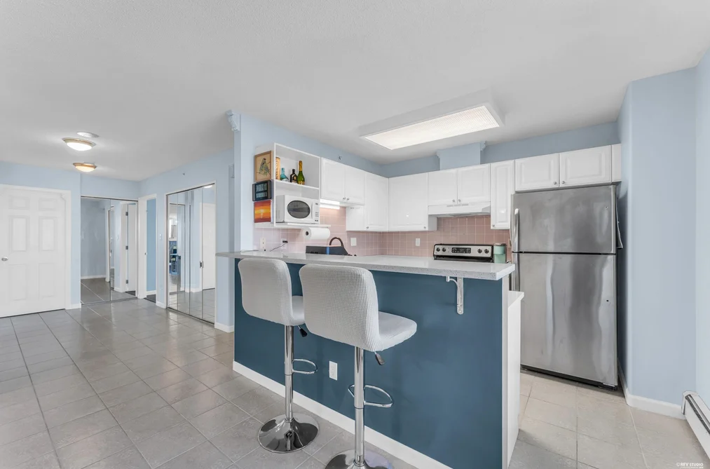 1701 13880 101 AVENUE, Surrey BC V3T 5T1, Surrey BC — Residential for Sale — Photo 4 of 33