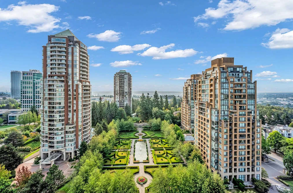Condo for sale at 1701 6833 Station Hill Drive Burnaby British Columbia - MLS: R3053222