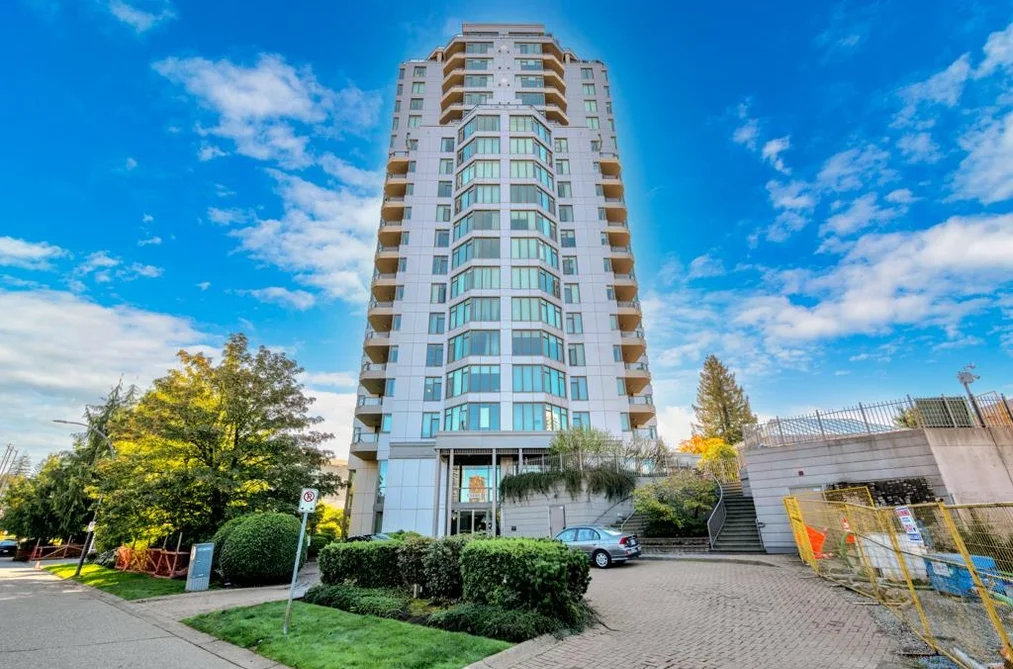 Condo for sale at 1702 13880 101 Avenue Surrey British Columbia - MLS: R3104378