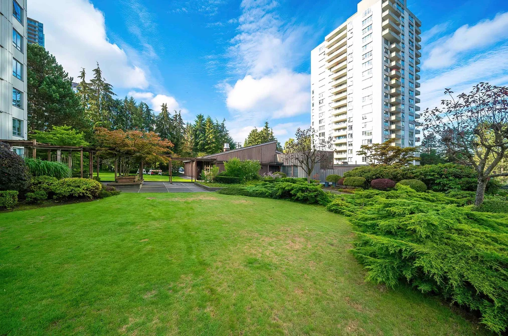 1702 5645 BARKER AVENUE, Burnaby BC V5H 3Z5, Burnaby BC — Residential for Sale — Photo 2 of 33
