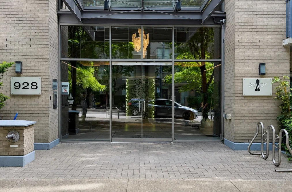 1702 928 RICHARDS STREET, Vancouver BC V6B 6P6, Vancouver BC — Residential for Sale — Photo 3 of 24