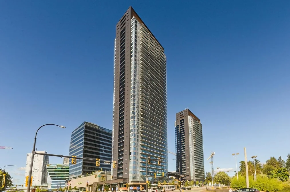 Condo for sale at 1704 13615 Fraser Highway Surrey British Columbia - MLS: R3156583