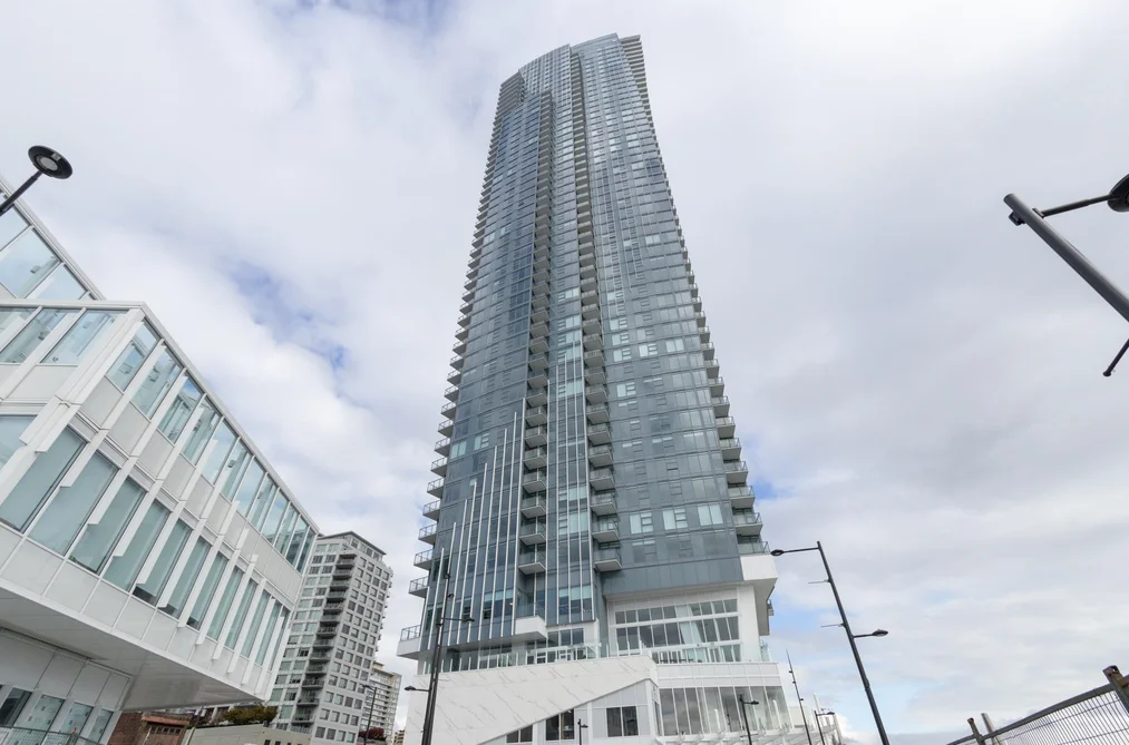 Condo for sale at 1704 680 Quayside Drive New Westminster British Columbia - MLS: R3137996